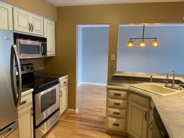 50 Steeplechase Ct 50, Haverhill, MA 01832