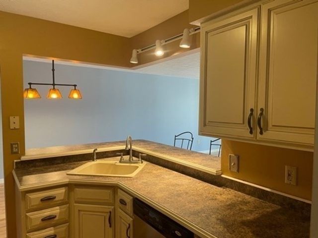 50 Steeplechase Ct 50, Haverhill, MA 01832