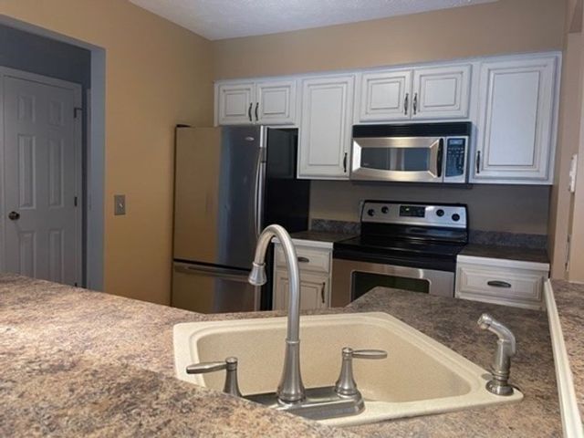 50 Steeplechase Ct 50, Haverhill, MA 01832