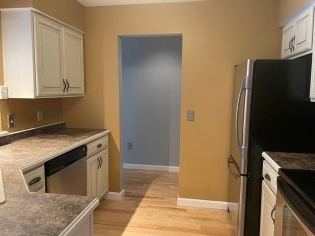 50 Steeplechase Ct 50, Haverhill, MA 01832