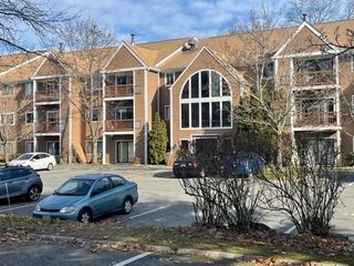 50 Steeplechase Ct 50, Haverhill, MA 01832