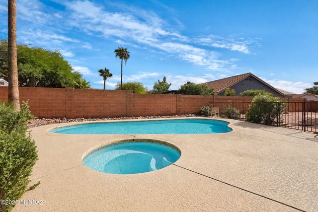 4530 W Lord Redman Loop, Tucson, AZ 85741