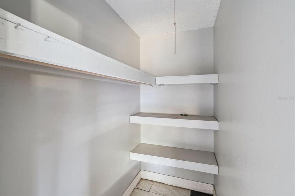 Image 15 of property listing at 434 DIAMOND ACRES ROAD, Davenport, FL 33837