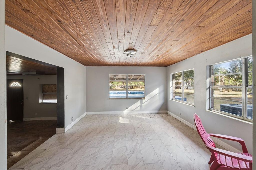 Image 18 of property listing at 434 DIAMOND ACRES ROAD, Davenport, FL 33837