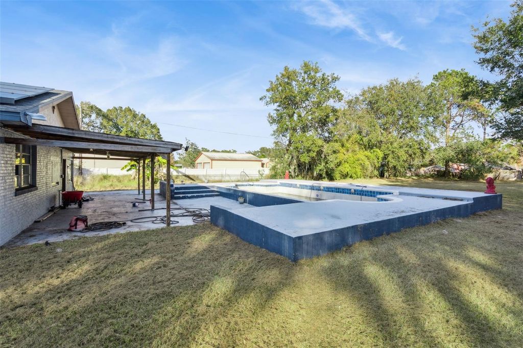 Image 26 of property listing at 434 DIAMOND ACRES ROAD, Davenport, FL 33837