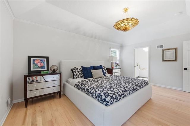 12855 Sagamore Road, Leawood, KS 66209