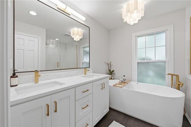 12855 Sagamore Road, Leawood, KS 66209