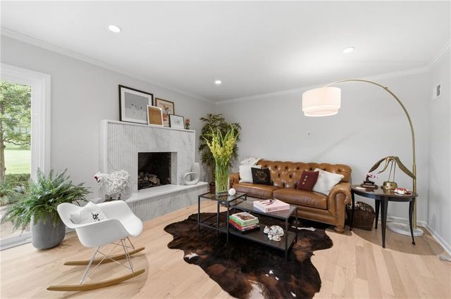 12855 Sagamore Road, Leawood, KS 66209