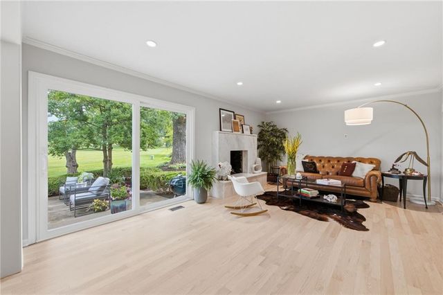 12855 Sagamore Road, Leawood, KS 66209