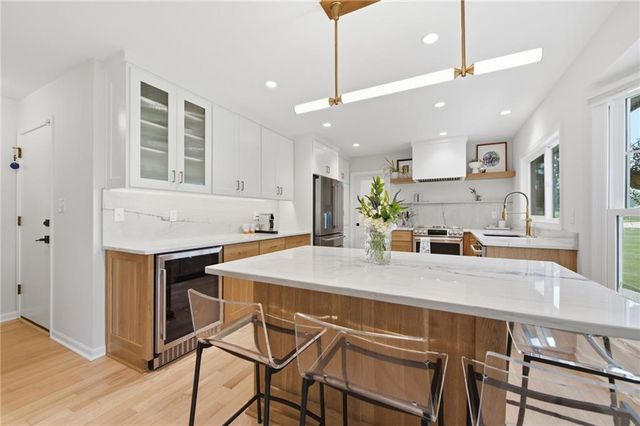 12855 Sagamore Road, Leawood, KS 66209