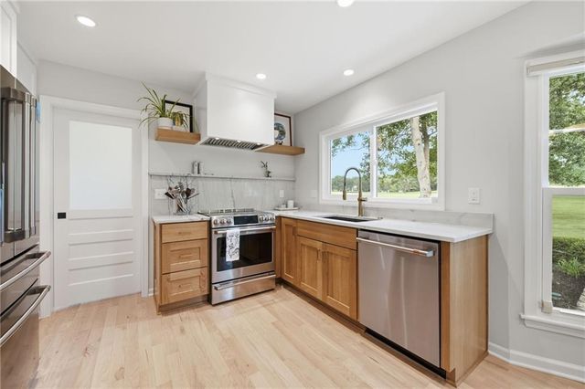 12855 Sagamore Road, Leawood, KS 66209