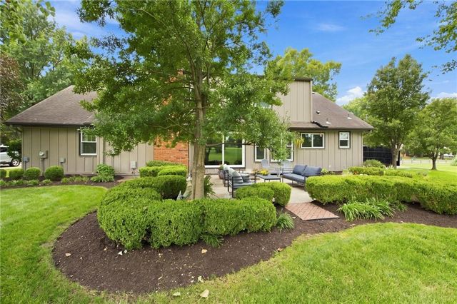 12855 Sagamore Road, Leawood, KS 66209