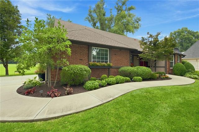 12855 Sagamore Road, Leawood, KS 66209