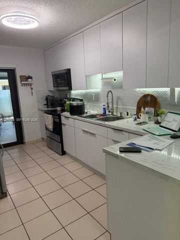 1656 W 57th Ter, Hialeah, FL 33012