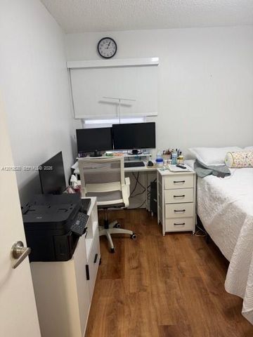 1656 W 57th Ter, Hialeah, FL 33012