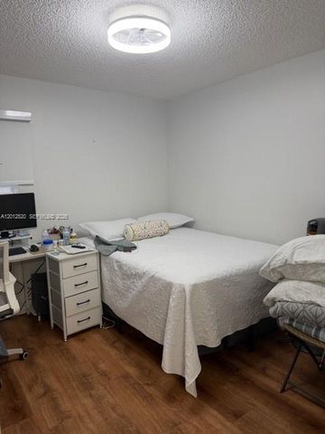 1656 W 57th Ter, Hialeah, FL 33012