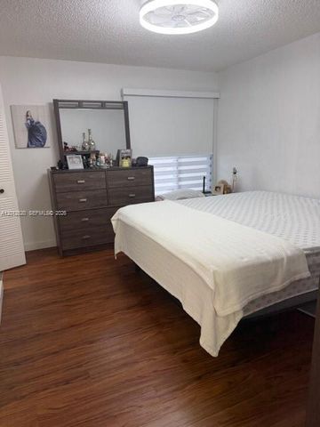 1656 W 57th Ter, Hialeah, FL 33012