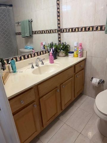 1656 W 57th Ter, Hialeah, FL 33012