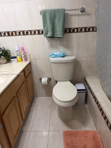 1656 W 57th Ter, Hialeah, FL 33012