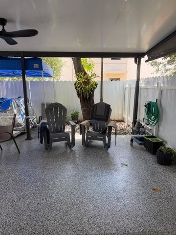 1656 W 57th Ter, Hialeah, FL 33012