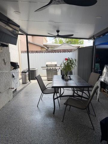 1656 W 57th Ter, Hialeah, FL 33012