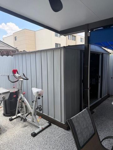 1656 W 57th Ter, Hialeah, FL 33012