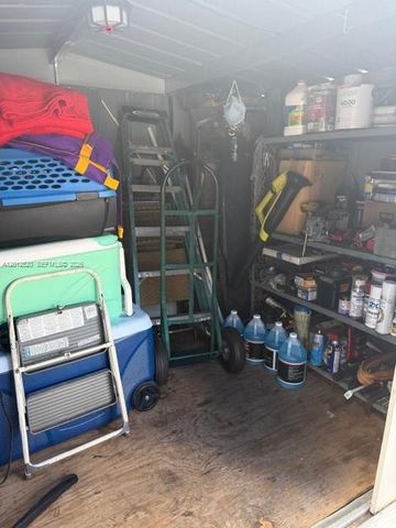 1656 W 57th Ter, Hialeah, FL 33012