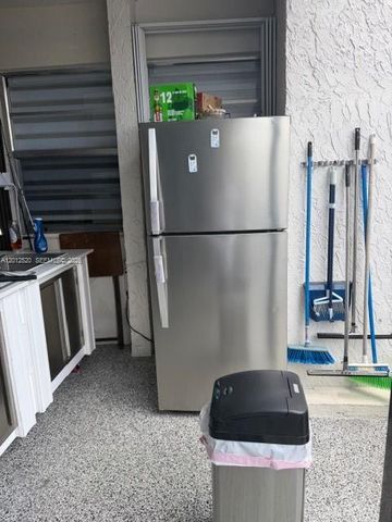 1656 W 57th Ter, Hialeah, FL 33012