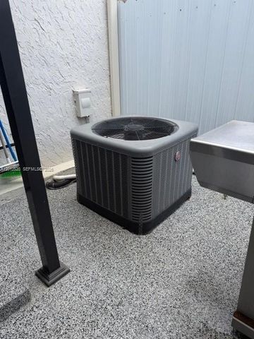 1656 W 57th Ter, Hialeah, FL 33012