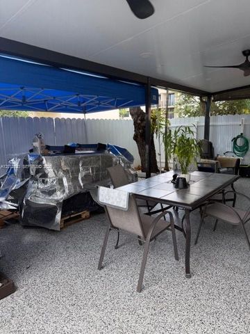 1656 W 57th Ter, Hialeah, FL 33012
