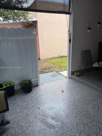 1656 W 57th Ter, Hialeah, FL 33012