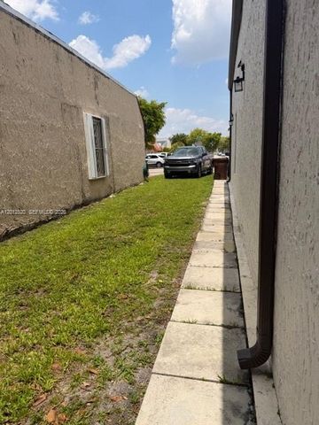 1656 W 57th Ter, Hialeah, FL 33012