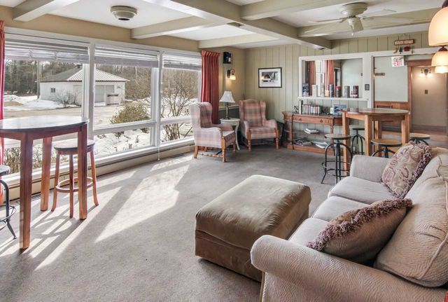 149 E Harbor Highway, Maple City, MI 49664