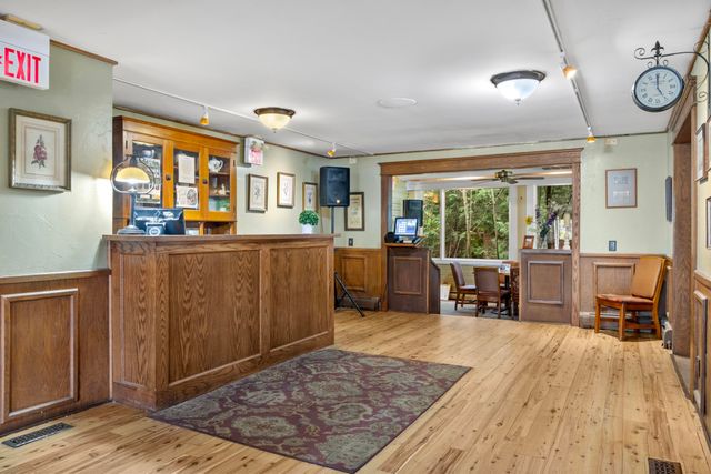 149 E Harbor Highway, Maple City, MI 49664