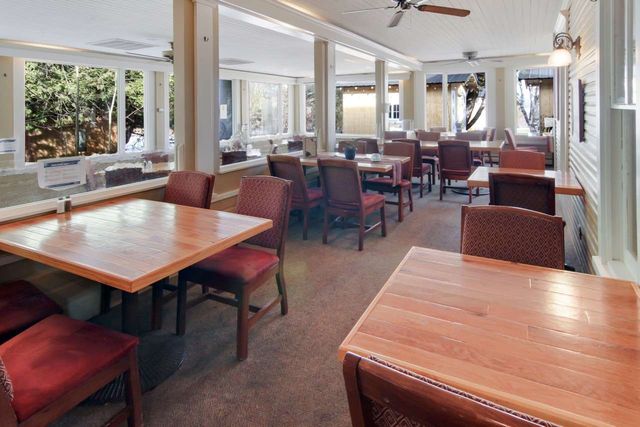 149 E Harbor Highway, Maple City, MI 49664