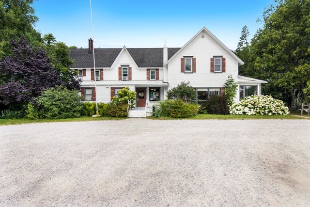 149 E Harbor Highway, Maple City, MI 49664