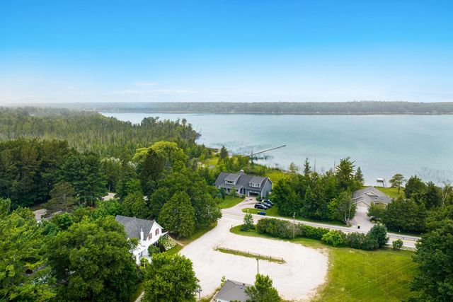 149 E Harbor Highway, Maple City, MI 49664