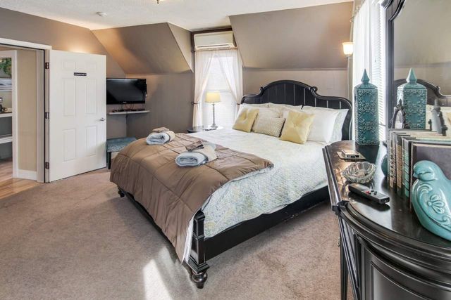 149 E Harbor Highway, Maple City, MI 49664