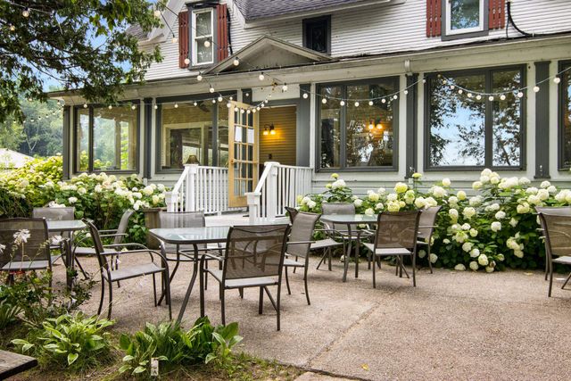 149 E Harbor Highway, Maple City, MI 49664