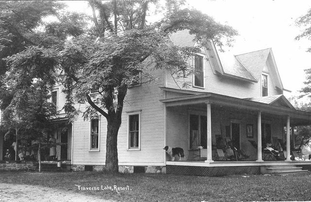 149 E Harbor Highway, Maple City, MI 49664