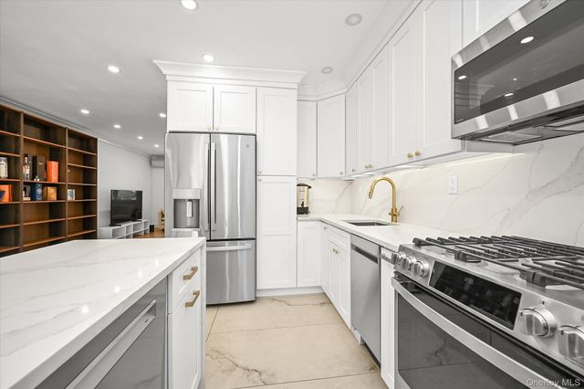 138-08 76th Avenue, Kew Garden Hills, NY 11367