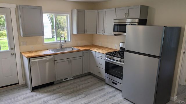 68 S Arthur Street, Carsonville, MI 48419