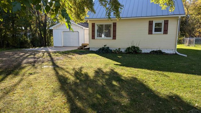 68 S Arthur Street, Carsonville, MI 48419