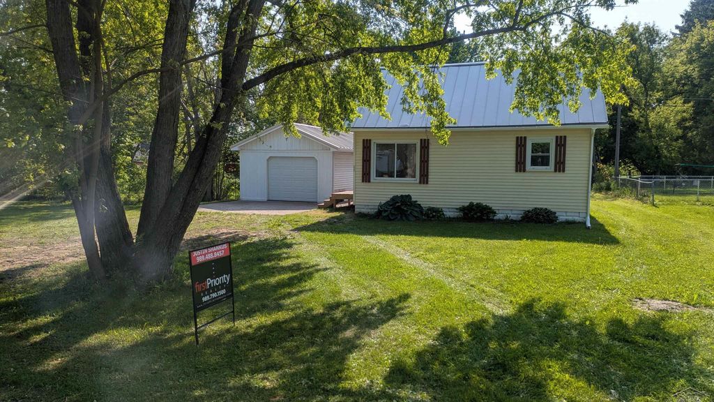 68 S Arthur Street, Carsonville, MI 48419