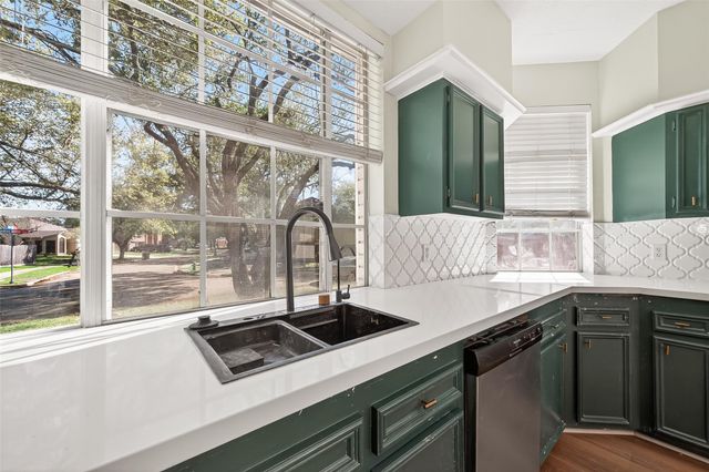 16410 Fondren Grove Drive, Missouri City, TX 77489