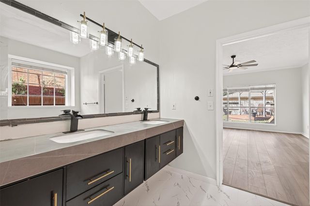 16410 Fondren Grove Drive, Missouri City, TX 77489