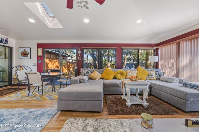 951 Pembroke Avenue NE, Palm Bay, FL 32907