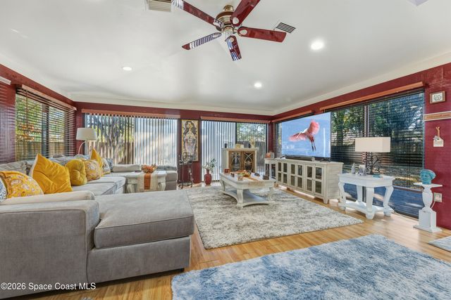 951 Pembroke Avenue NE, Palm Bay, FL 32907