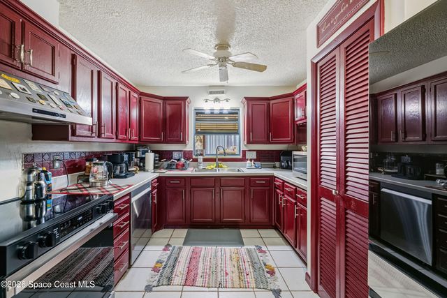 951 Pembroke Avenue NE, Palm Bay, FL 32907