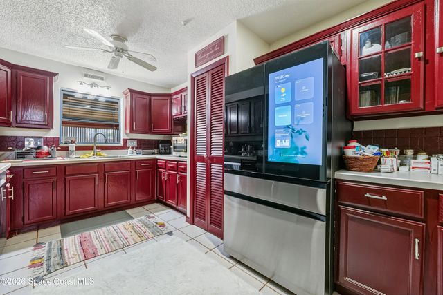 951 Pembroke Avenue NE, Palm Bay, FL 32907